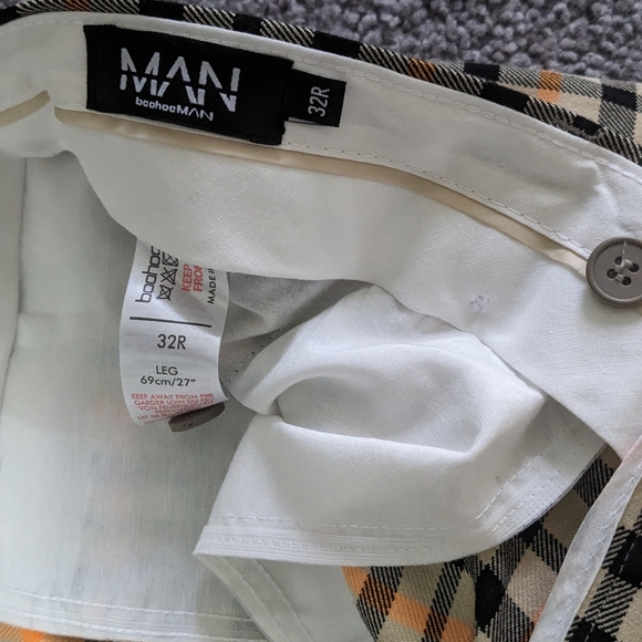 Boohooman. Brand New cropped pants. Skinny-slim fit pants. Size 32. Tags on - Picture 4 of 6